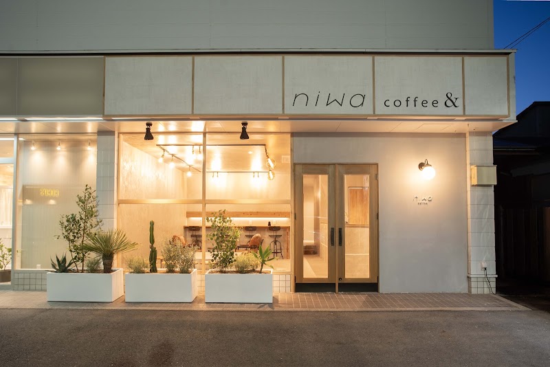 岩山の山荘 岩塙山荘 珈琲店 | 大津港駅のパン屋 | coccory