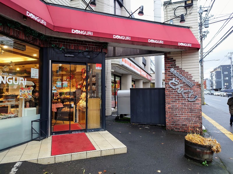 どんぐり 本店