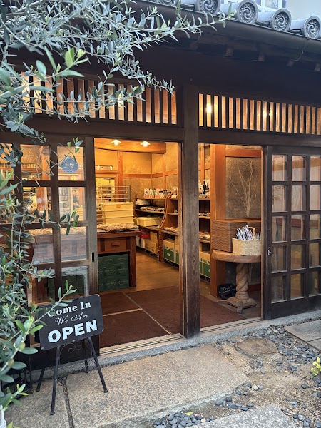 Boulangerie mugi (ブーランジェリー ムギ)